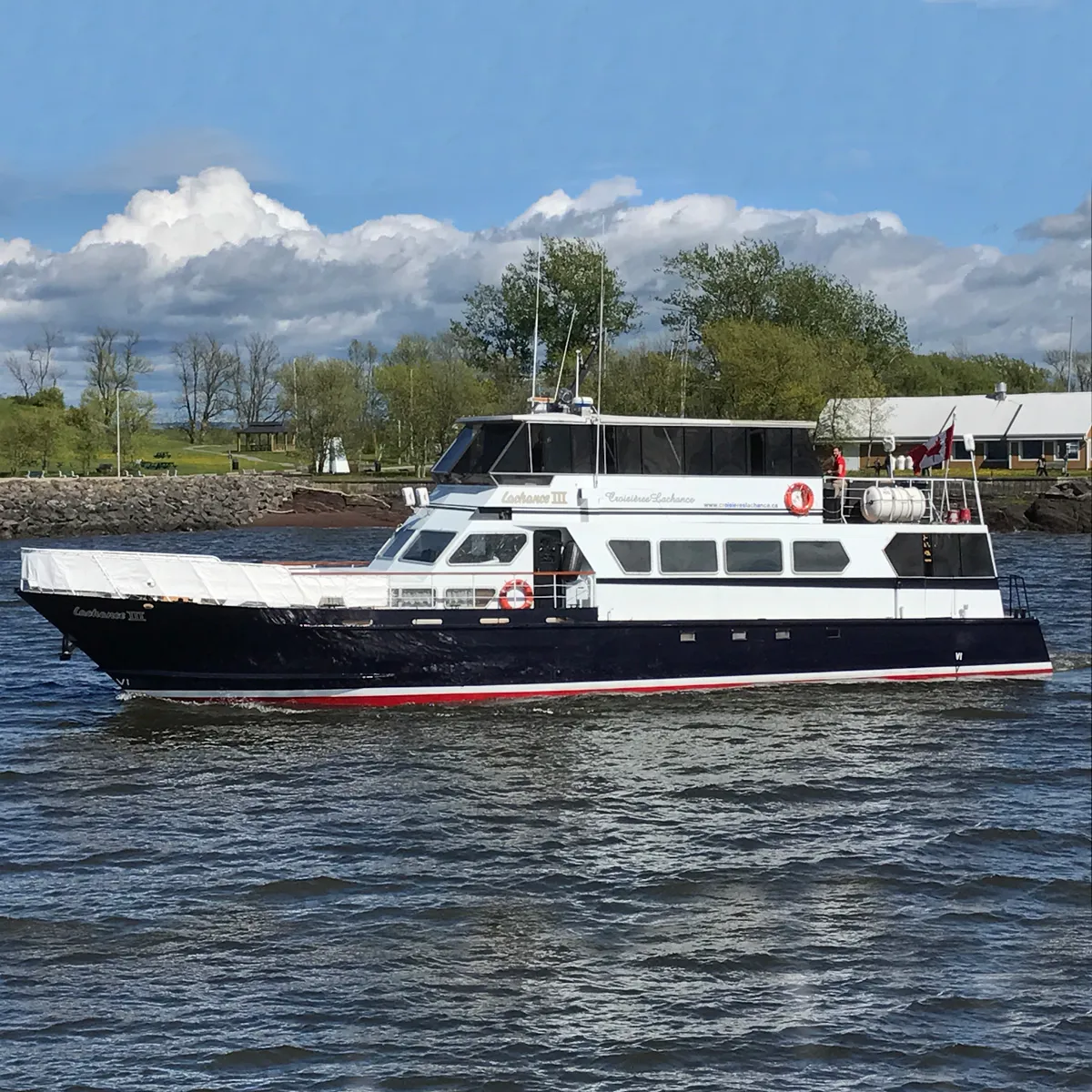 Le Lachance III en route vers Grosse-Île au départ de Berthier-sur-Mer